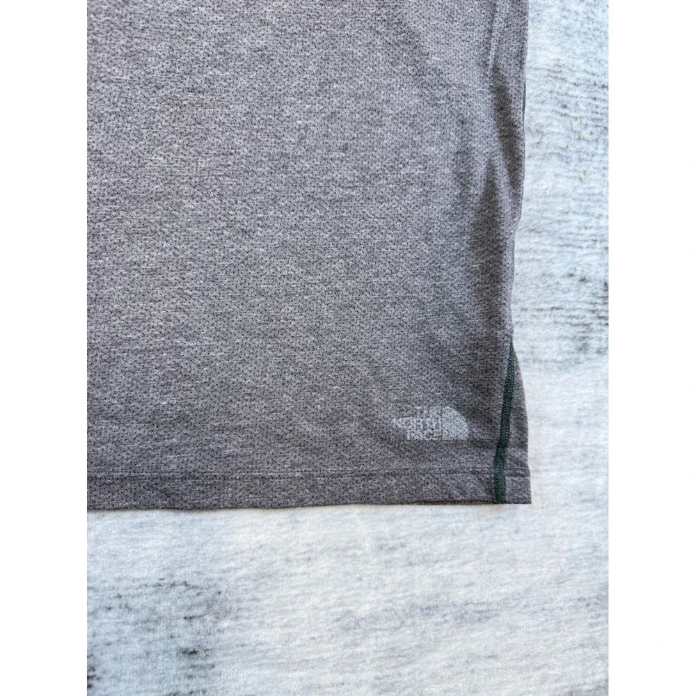 The North Face Mens FlashDry‎ Short Sleeve Training Shirt Heather Gray Medium
